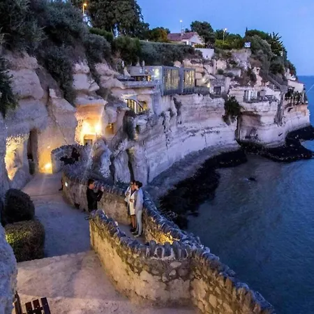 度假居 Restored With Private Pool *