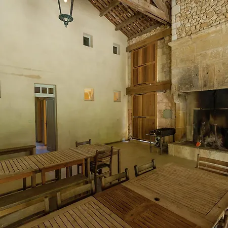 度假居 Restored With Private Pool Campsegret