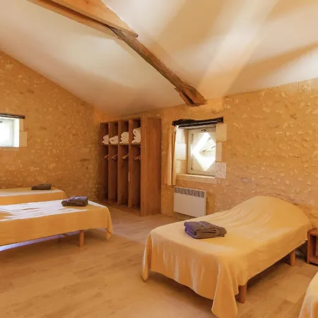 Restored With Private Pool 度假居