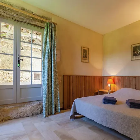 Restored With Private Pool 度假居