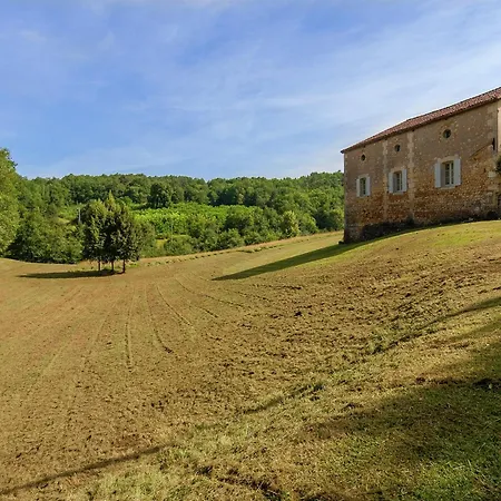 Dom wakacyjny Restored With Private Pool Campsegret