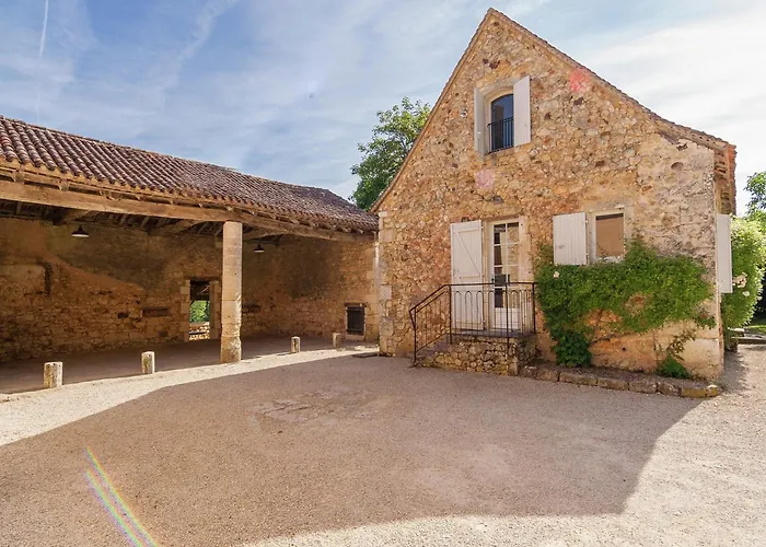 Restored With Private Pool Feriehus *