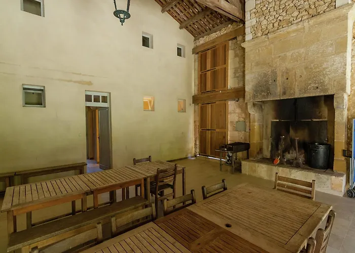 Feriehus Restored With Private Pool Campsegret