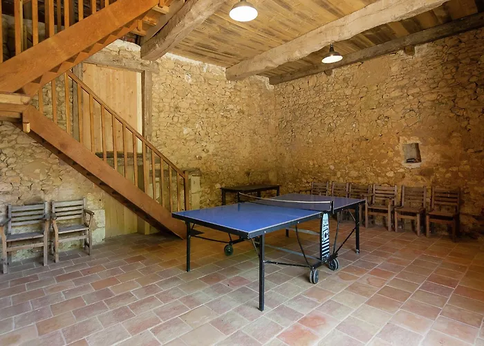 Restored With Private Pool Feriehus