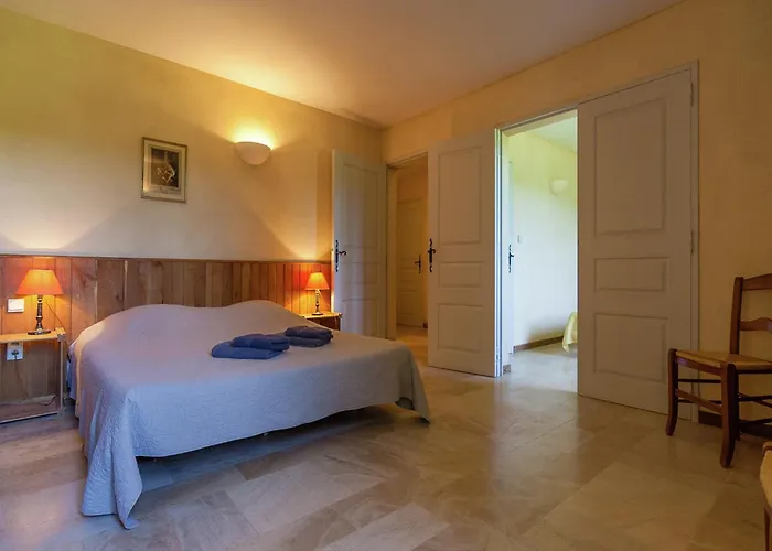 Restored With Private Pool Feriehus *