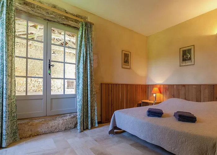 Restored With Private Pool Feriehus