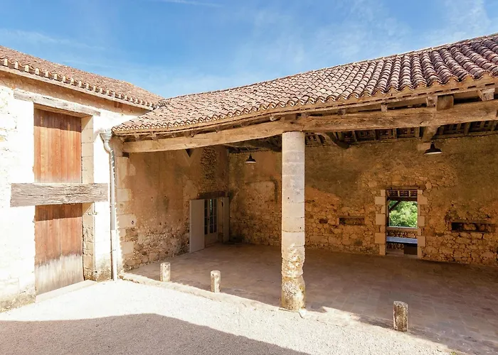 Restored With Private Pool Feriehus Campsegret